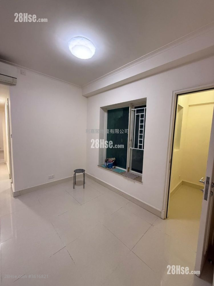 Le Prestige Rental 3 Bedrooms , 2 Bathrooms 728 ft² Le Prestige Rental 3 Bedrooms , 2 Bathrooms 728 ft²