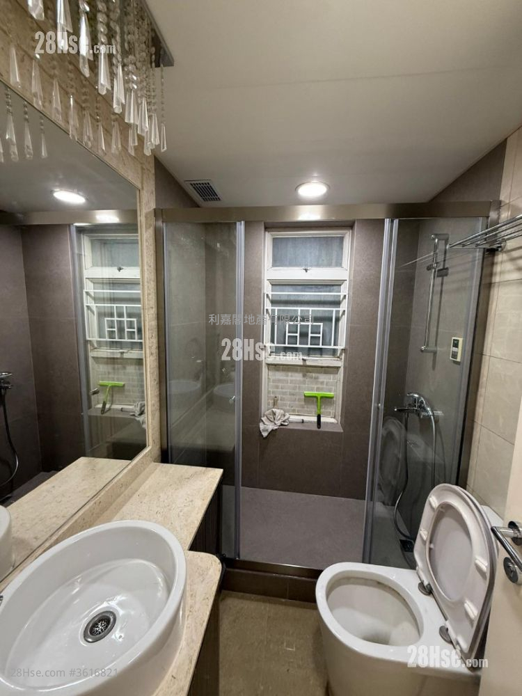 Le Prestige Rental 3 Bedrooms , 2 Bathrooms 728 ft² Le Prestige Rental 3 Bedrooms , 2 Bathrooms 728 ft²