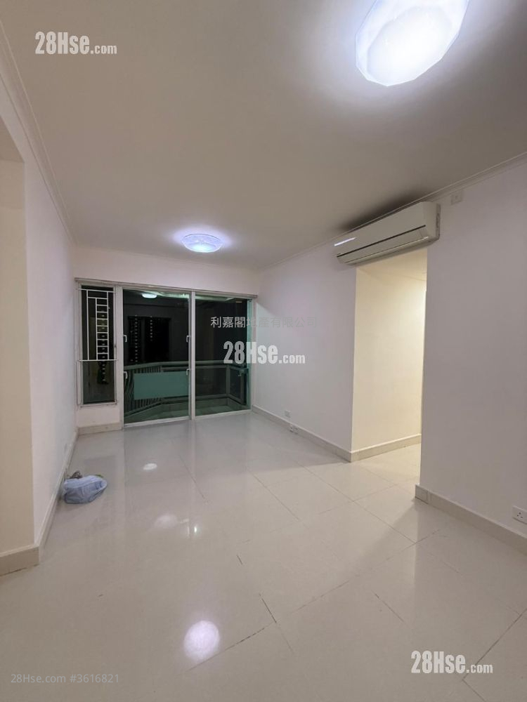 Le Prestige Rental 3 Bedrooms , 2 Bathrooms 728 ft² Le Prestige Rental 3 Bedrooms , 2 Bathrooms 728 ft²
