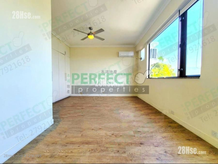 Violet Garden Rental 4 Bedrooms 1,450 ft² Violet Garden Rental 4 Bedrooms 1,450 ft²