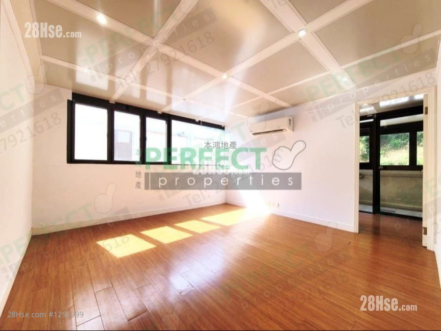 Violet Garden Rental 4 Bedrooms 1,450 ft² Violet Garden Rental 4 Bedrooms 1,450 ft²