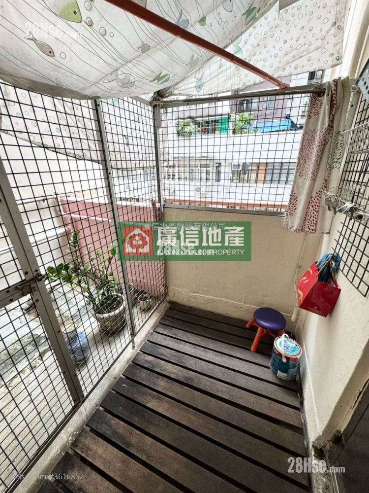 Wai Ching Court Sell 2 Bedrooms , 1 Bathroom 288 ft² Wai Ching Court Sell 2 Bedrooms , 1 Bathroom 288 ft²