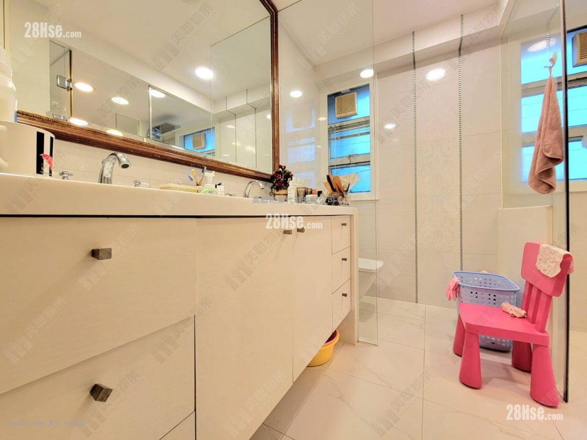 Grampian Crest Sell 5+ Bedrooms , 4 Bathrooms 1,769 ft² Grampian Crest Sell 5+ Bedrooms , 4 Bathrooms 1,769 ft²