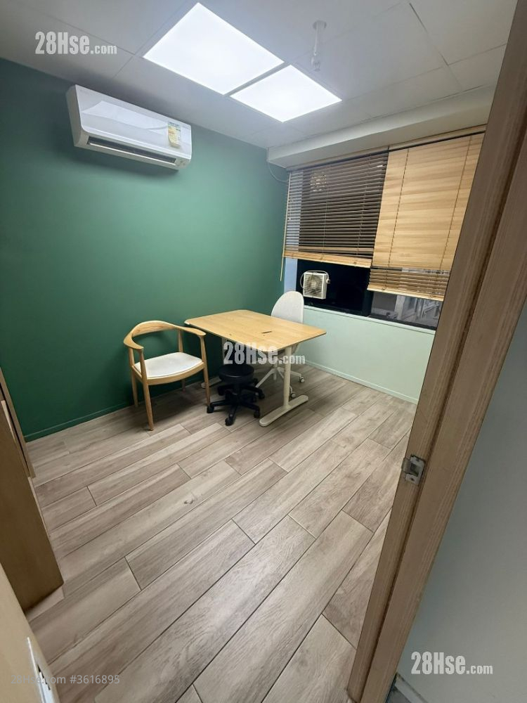 Vallant Commercial Building Rental 1 Toilet 1,250 ft² Vallant Commercial Building Rental 1 Toilet 1,250 ft²