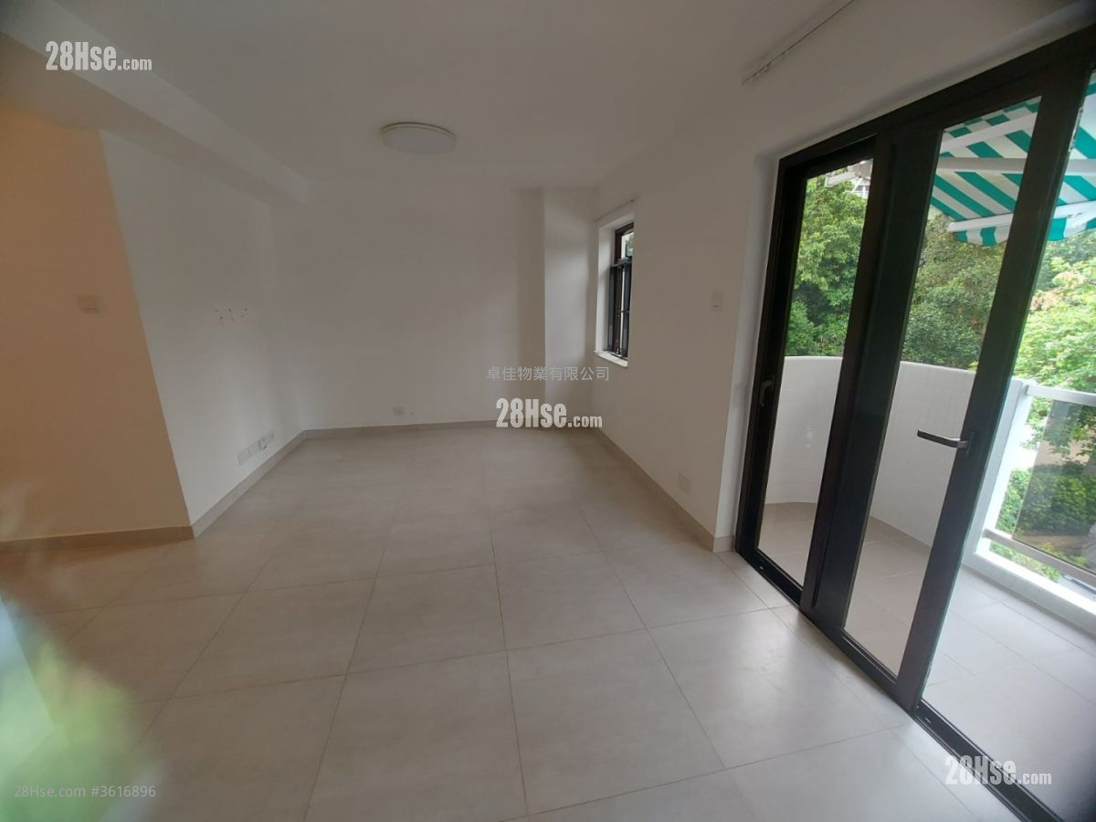 Village Rental 3 Bedrooms , 1 Bathroom 700 ft² Village Rental 3 Bedrooms , 1 Bathroom 700 ft²