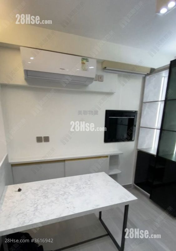 Park Royale Rental 3 Bedrooms , 2 Bathrooms 656 ft² Park Royale Rental 3 Bedrooms , 2 Bathrooms 656 ft²