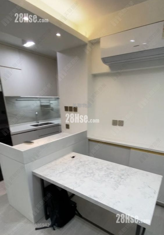 Park Royale Rental 3 Bedrooms , 2 Bathrooms 656 ft² Park Royale Rental 3 Bedrooms , 2 Bathrooms 656 ft²
