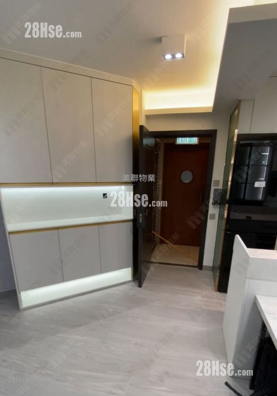 Park Royale Rental 3 Bedrooms , 2 Bathrooms 656 ft² Park Royale Rental 3 Bedrooms , 2 Bathrooms 656 ft²