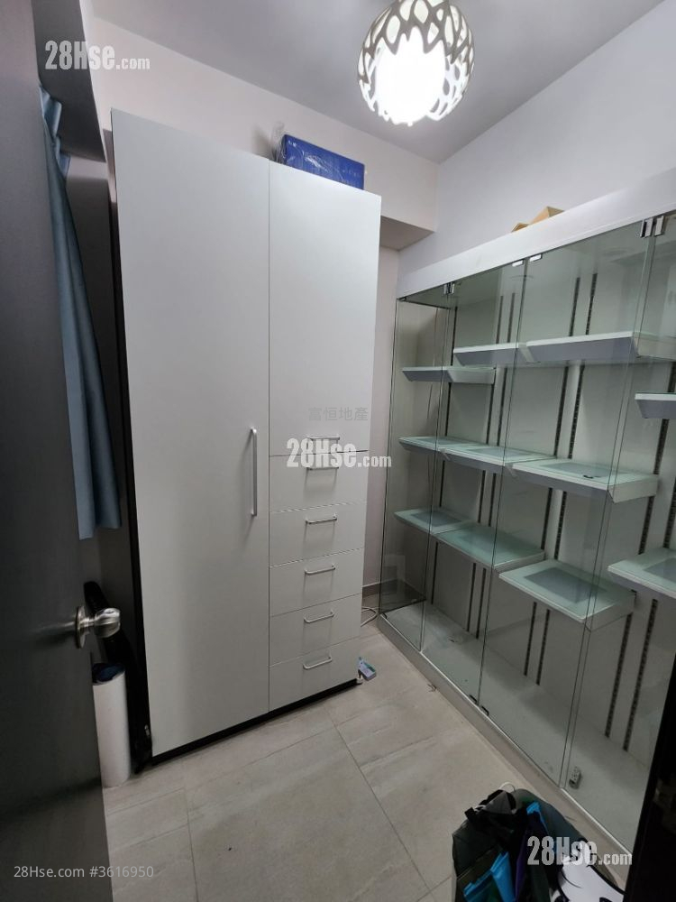 Kellet Court Sell 2 Bedrooms , 1 Bathroom 296 ft² Kellet Court Sell 2 Bedrooms , 1 Bathroom 296 ft²