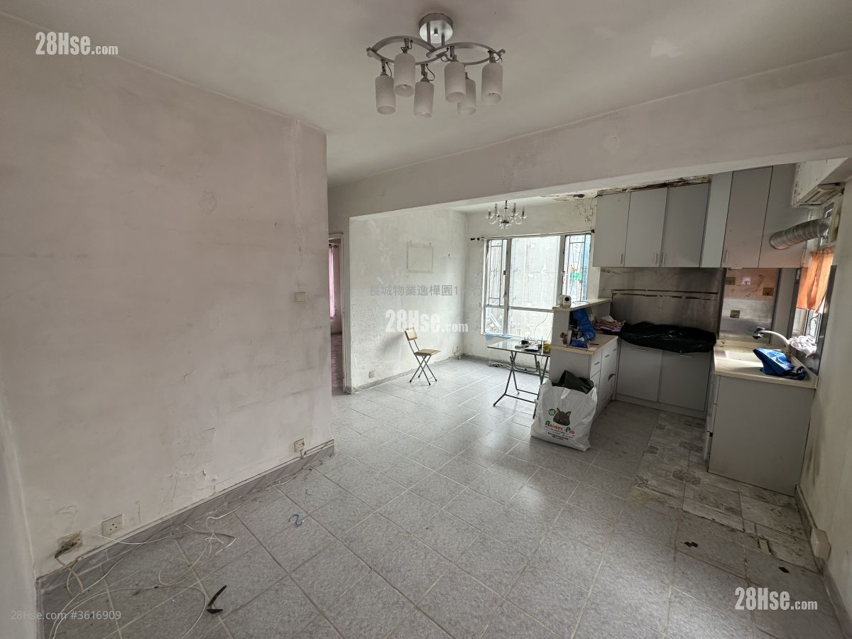 King's View Court Sell 2 Bedrooms , 1 Bathroom 548 ft² King's View Court Sell 2 Bedrooms , 1 Bathroom 548 ft²