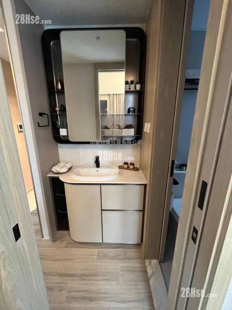 The Unit Soho Rental 1 Bedroom , 1 Bathroom 323 ft² The Unit Soho Rental 1 Bedroom , 1 Bathroom 323 ft²