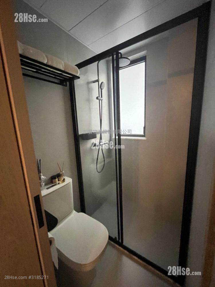 The Unit Soho Rental 1 Bedroom , 1 Bathroom 323 ft² The Unit Soho Rental 1 Bedroom , 1 Bathroom 323 ft²
