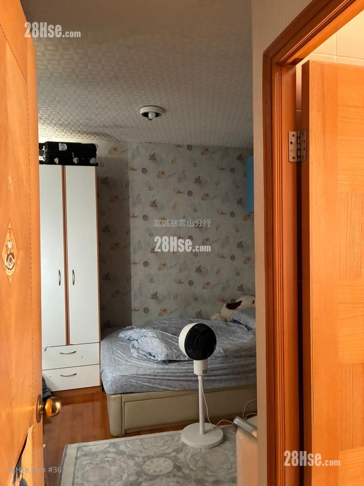Tsz Oi Court Sell 3 Bedrooms , 2 Bathrooms 650 ft² Tsz Oi Court Sell 3 Bedrooms , 2 Bathrooms 650 ft²