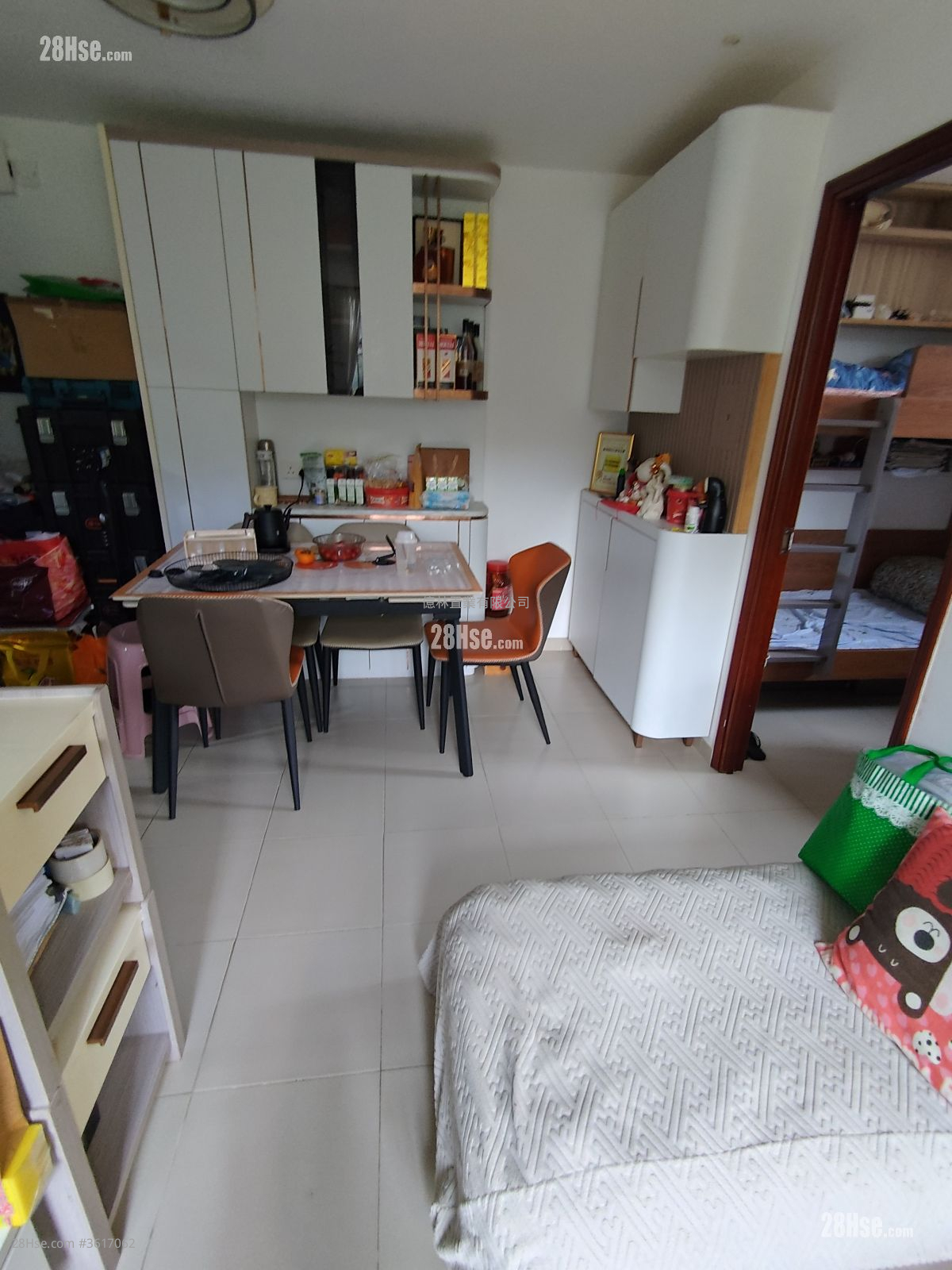 Hong Wah Court Rental 2 Bedrooms , 1 Bathroom 423 ft² Hong Wah Court Rental 2 Bedrooms , 1 Bathroom 423 ft²