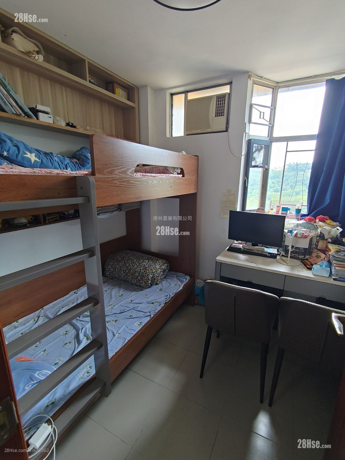 Hong Wah Court Rental 2 Bedrooms , 1 Bathroom 423 ft² Hong Wah Court Rental 2 Bedrooms , 1 Bathroom 423 ft²