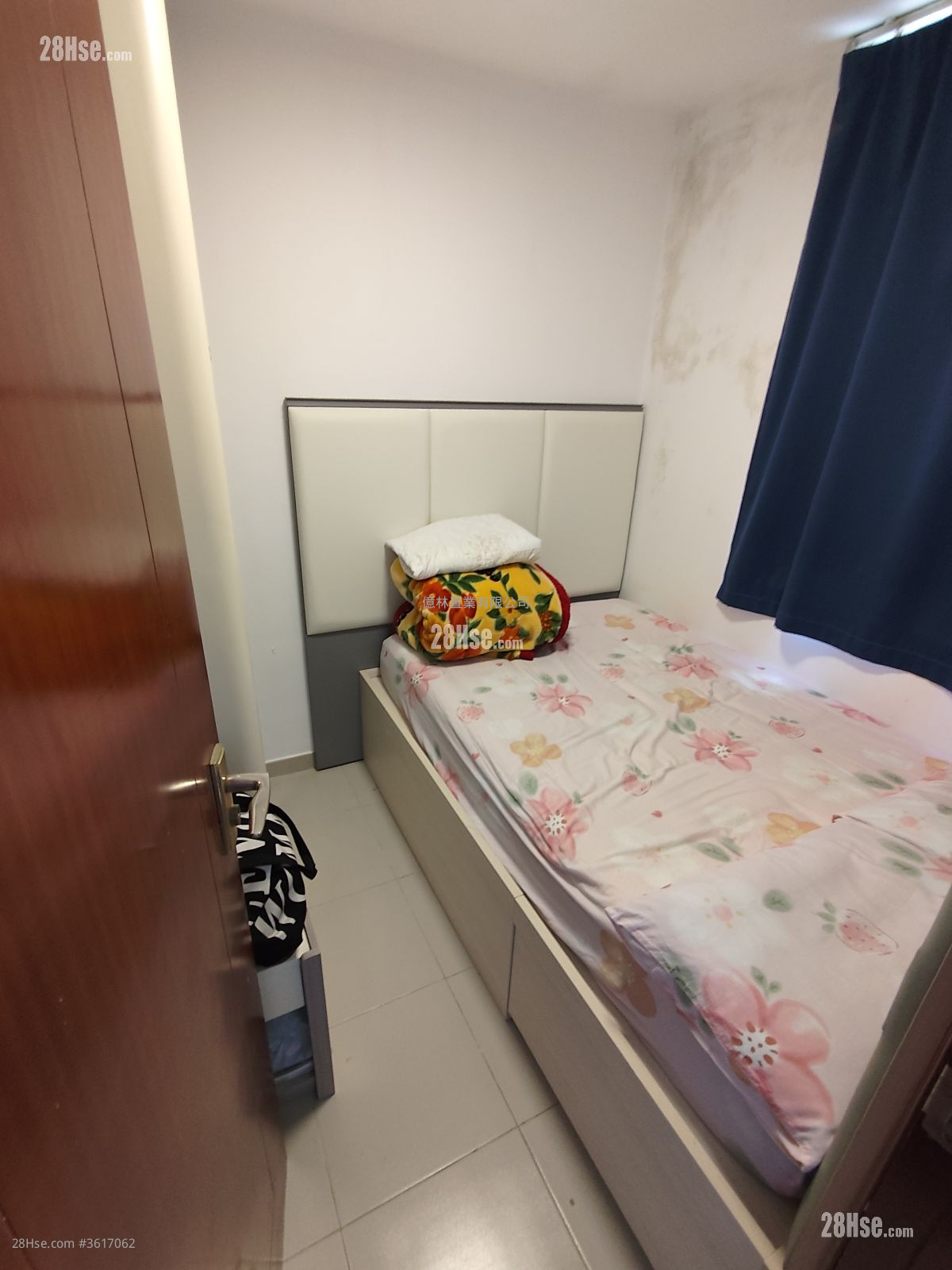 Hong Wah Court Rental 2 Bedrooms , 1 Bathroom 423 ft² Hong Wah Court Rental 2 Bedrooms , 1 Bathroom 423 ft²