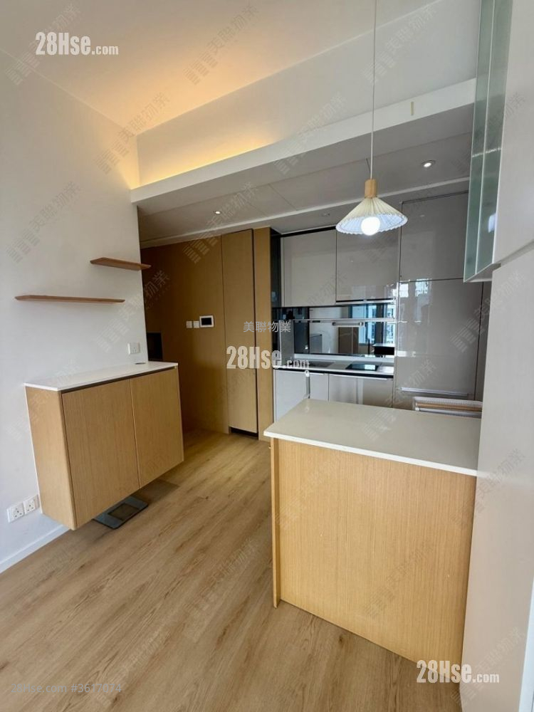 Cullinan West Sell 2 Bedrooms , 1 Bathroom 468 ft² Cullinan West Sell 2 Bedrooms , 1 Bathroom 468 ft²