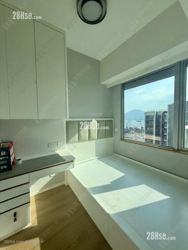 Cullinan West Sell 2 Bedrooms , 1 Bathroom 468 ft² Cullinan West Sell 2 Bedrooms , 1 Bathroom 468 ft²