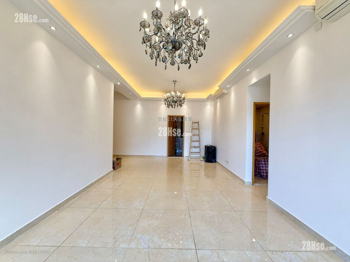 Avignon Sell 5+ Bedrooms , 3 Bathrooms 1,209 ft²
