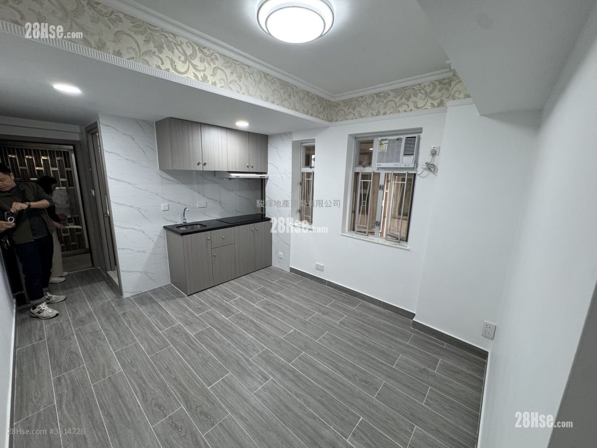 Chung Wo Building Sell 2 Bedrooms , 1 Bathroom 400 ft² Chung Wo Building Sell 2 Bedrooms , 1 Bathroom 400 ft²