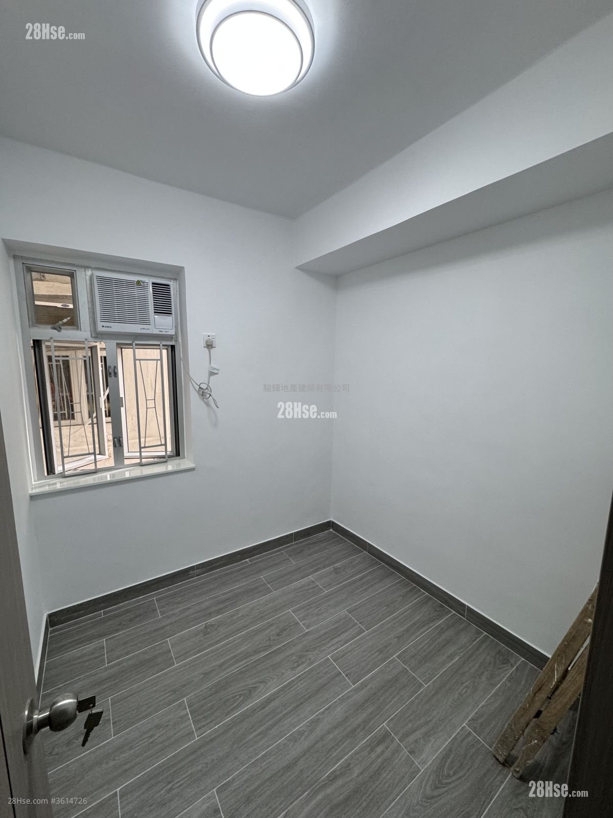 Chung Wo Building Sell 2 Bedrooms , 1 Bathroom 400 ft² Chung Wo Building Sell 2 Bedrooms , 1 Bathroom 400 ft²