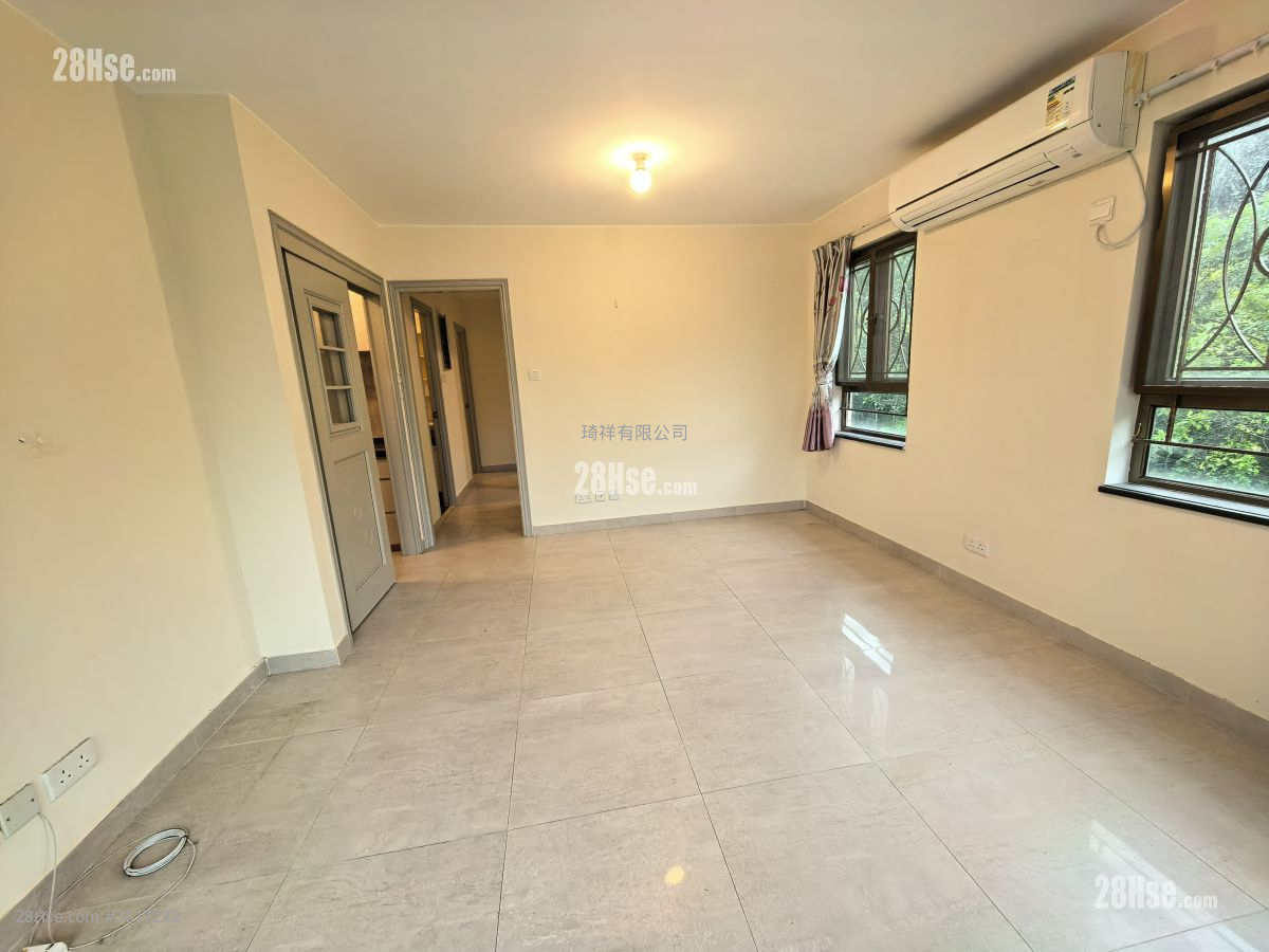 Village Rental 3 Bedrooms , 2 Bathrooms Village Rental 3 Bedrooms , 2 Bathrooms