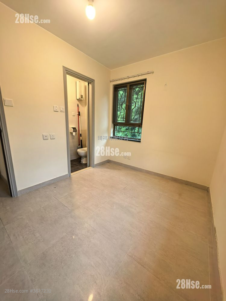 Village Rental 3 Bedrooms , 2 Bathrooms Village Rental 3 Bedrooms , 2 Bathrooms