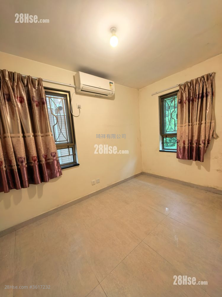 Village Rental 3 Bedrooms , 2 Bathrooms Village Rental 3 Bedrooms , 2 Bathrooms