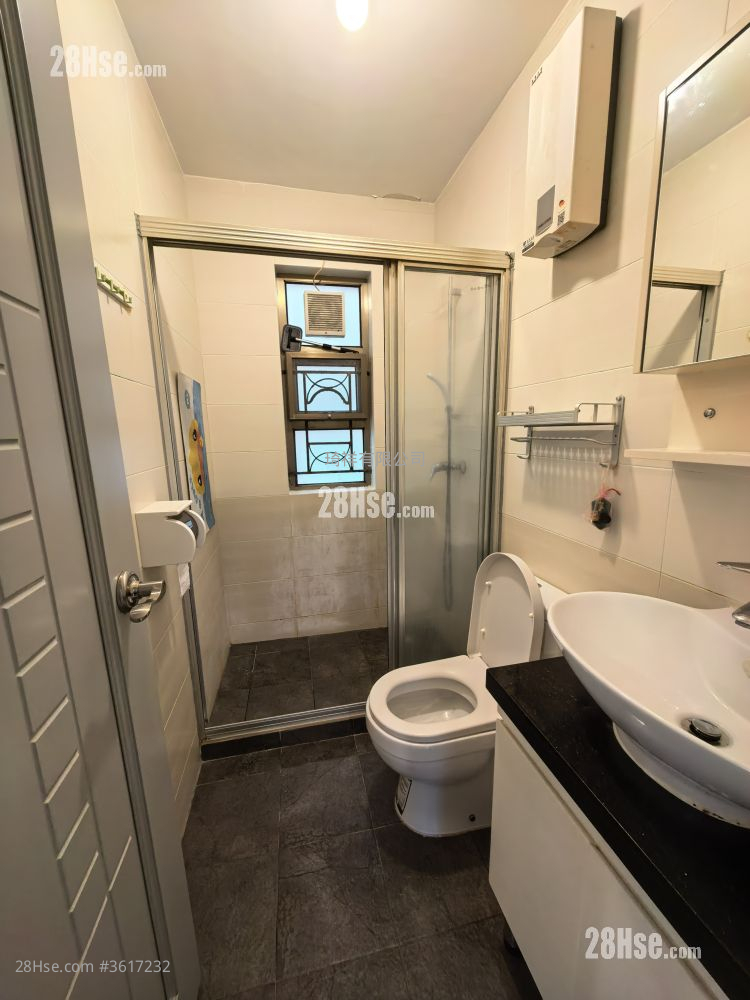 Village Rental 3 Bedrooms , 2 Bathrooms Village Rental 3 Bedrooms , 2 Bathrooms
