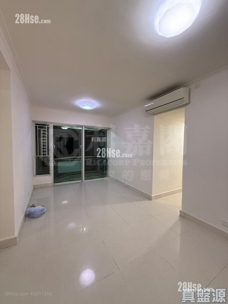Le Prestige Rental 3 Bedrooms , 2 Bathrooms 728 ft² Le Prestige Rental 3 Bedrooms , 2 Bathrooms 728 ft²
