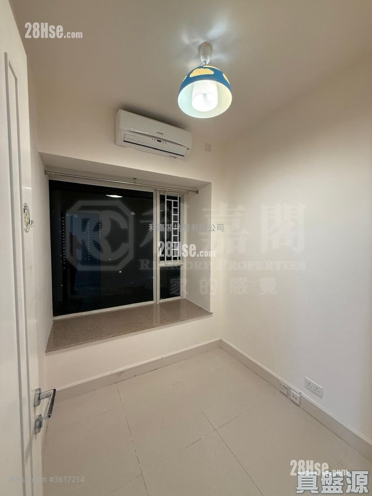Le Prestige Rental 3 Bedrooms , 2 Bathrooms 728 ft² Le Prestige Rental 3 Bedrooms , 2 Bathrooms 728 ft²
