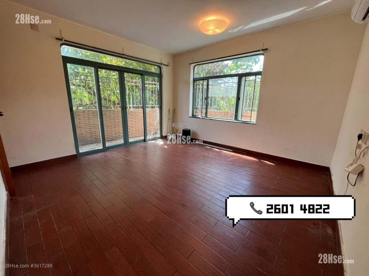 Village Rental 3 Bedrooms , 1 Bathroom 700 ft² Village Rental 3 Bedrooms , 1 Bathroom 700 ft²