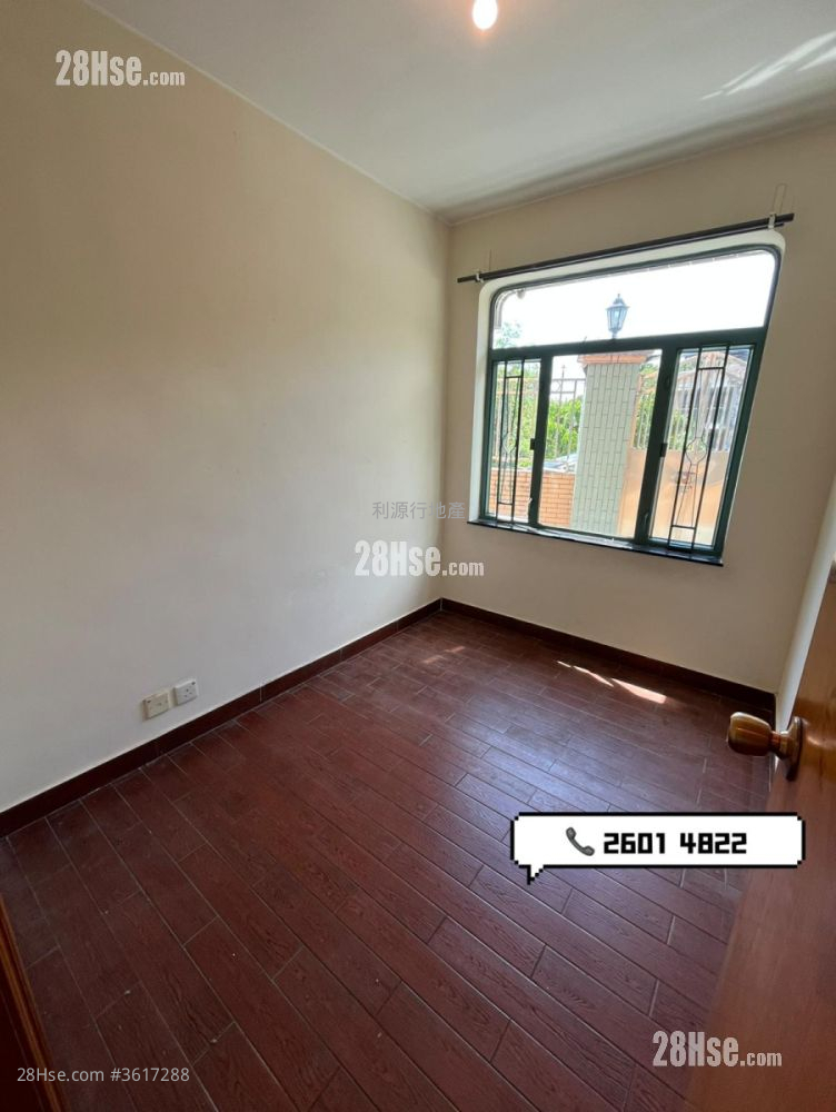 Village Rental 3 Bedrooms , 1 Bathroom 700 ft² Village Rental 3 Bedrooms , 1 Bathroom 700 ft²