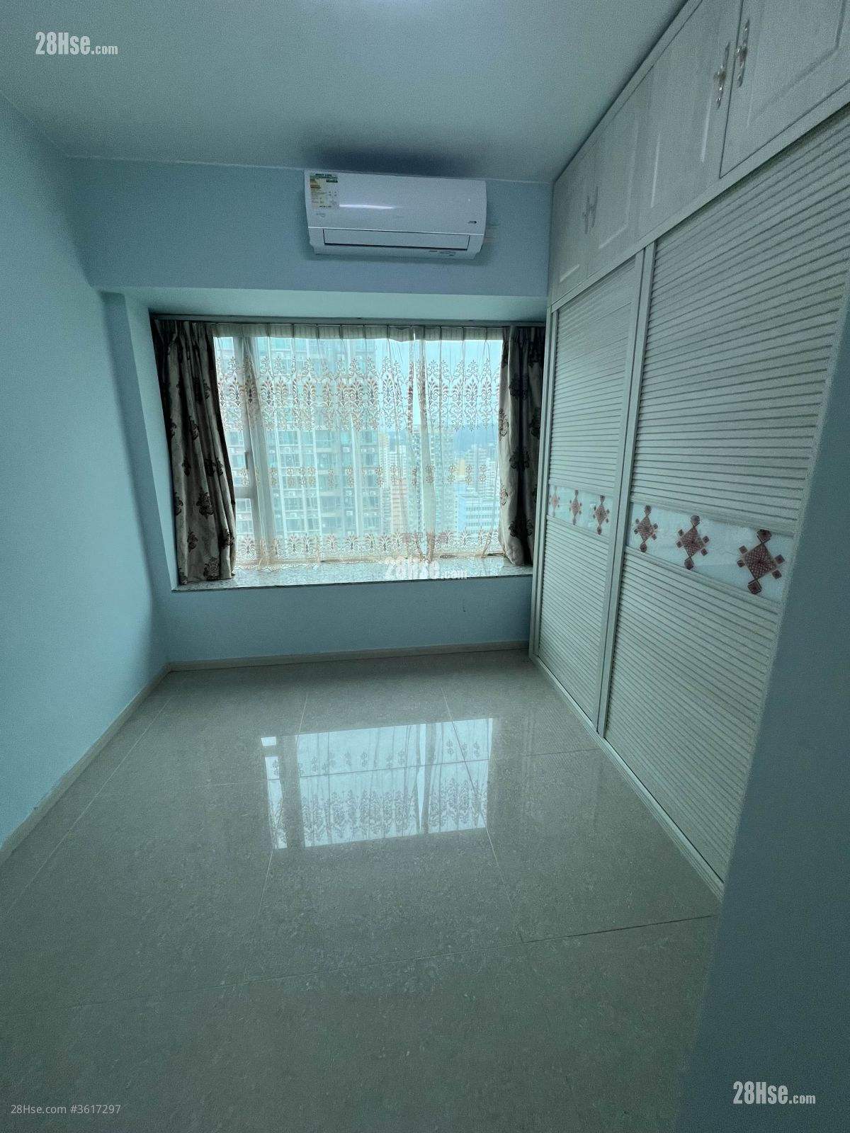 Yuccie Square Rental 3 Bedrooms , 2 Bathrooms 643 ft² Yuccie Square Rental 3 Bedrooms , 2 Bathrooms 643 ft²