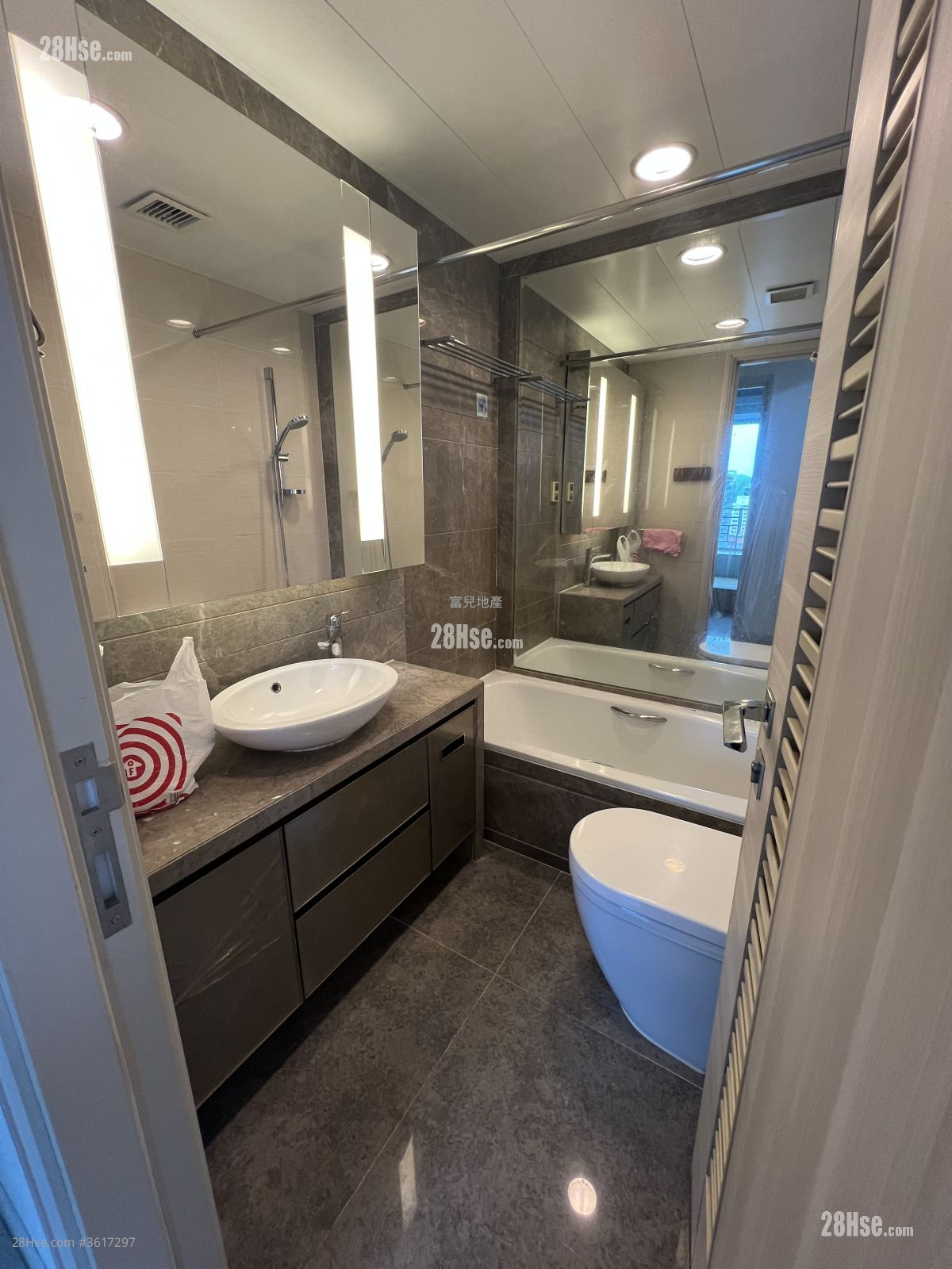 Yuccie Square Rental 3 Bedrooms , 2 Bathrooms 643 ft² Yuccie Square Rental 3 Bedrooms , 2 Bathrooms 643 ft²