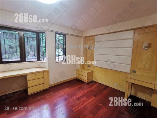 Magnolia Court Sell 3 Bedrooms 1,203 ft² Magnolia Court Sell 3 Bedrooms 1,203 ft²