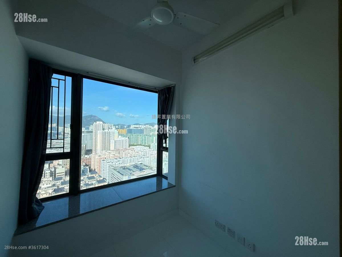 Royal Peninsula Sell 2 Bedrooms , 1 Bathroom 558 ft² Royal Peninsula Sell 2 Bedrooms , 1 Bathroom 558 ft²