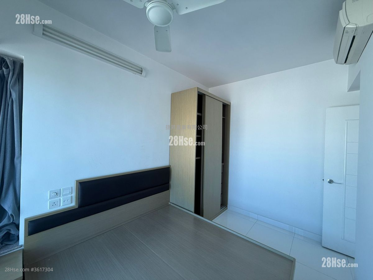 Royal Peninsula Sell 2 Bedrooms , 1 Bathroom 558 ft² Royal Peninsula Sell 2 Bedrooms , 1 Bathroom 558 ft²
