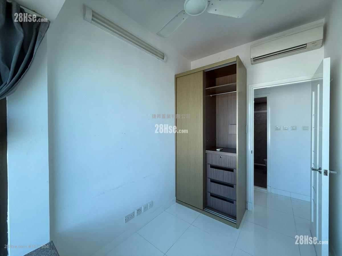 Royal Peninsula Sell 2 Bedrooms , 1 Bathroom 558 ft² Royal Peninsula Sell 2 Bedrooms , 1 Bathroom 558 ft²