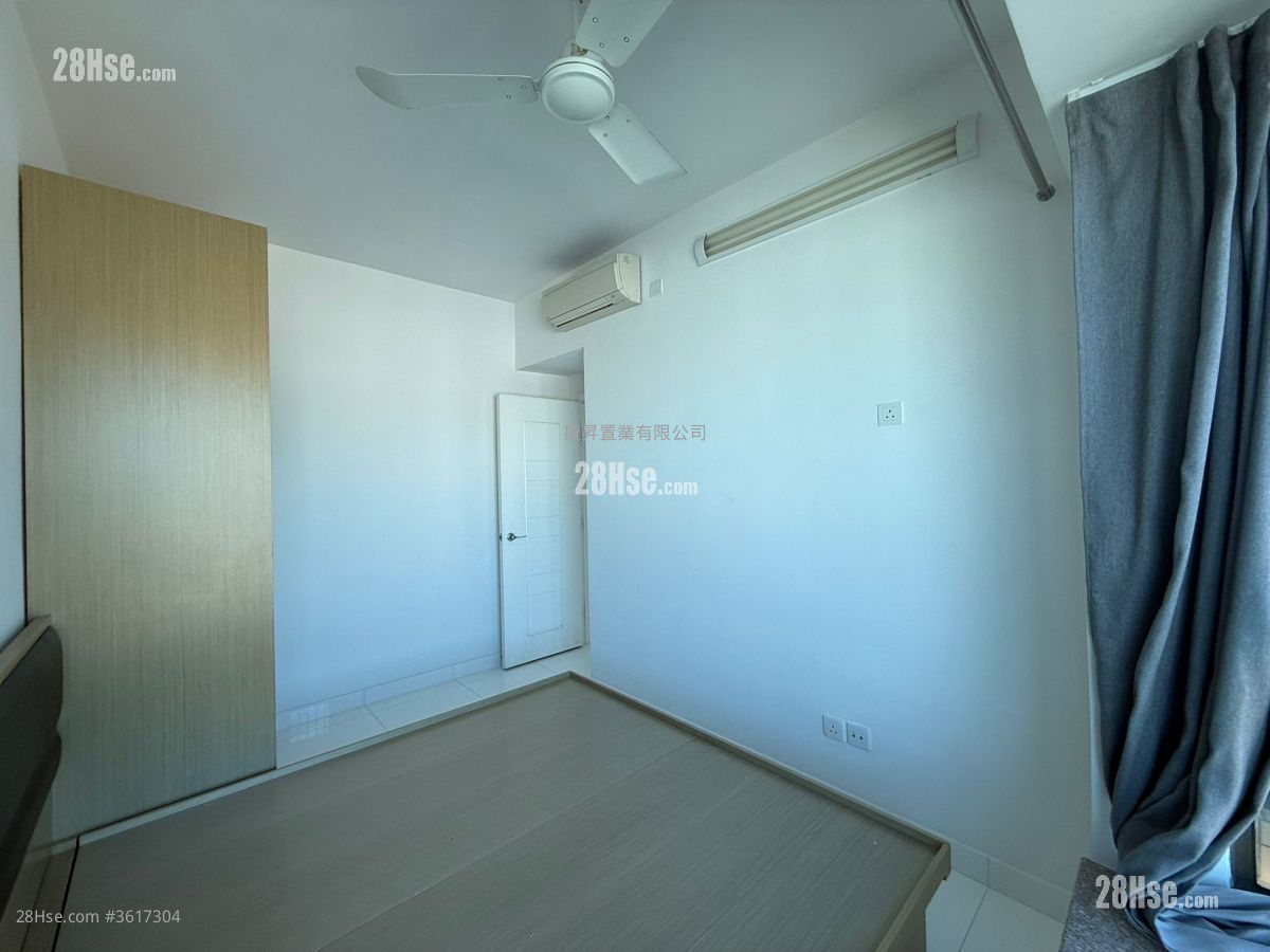 Royal Peninsula Sell 2 Bedrooms , 1 Bathroom 558 ft² Royal Peninsula Sell 2 Bedrooms , 1 Bathroom 558 ft²