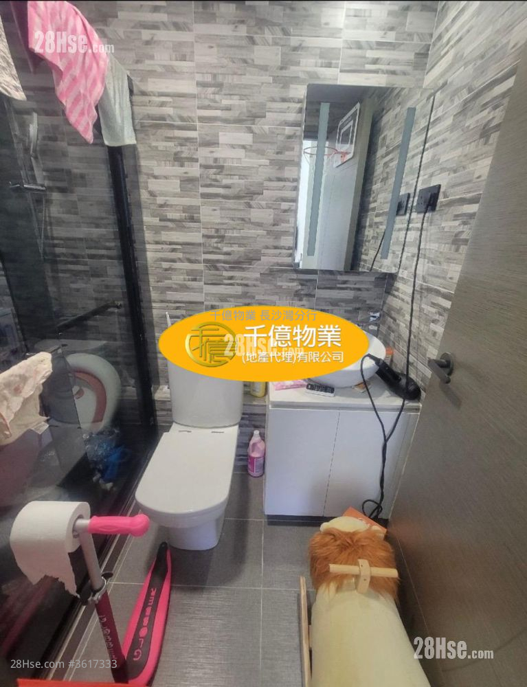 Hoi Lok Court Sell 3 Bedrooms , 1 Bathroom 631 ft² Hoi Lok Court Sell 3 Bedrooms , 1 Bathroom 631 ft²