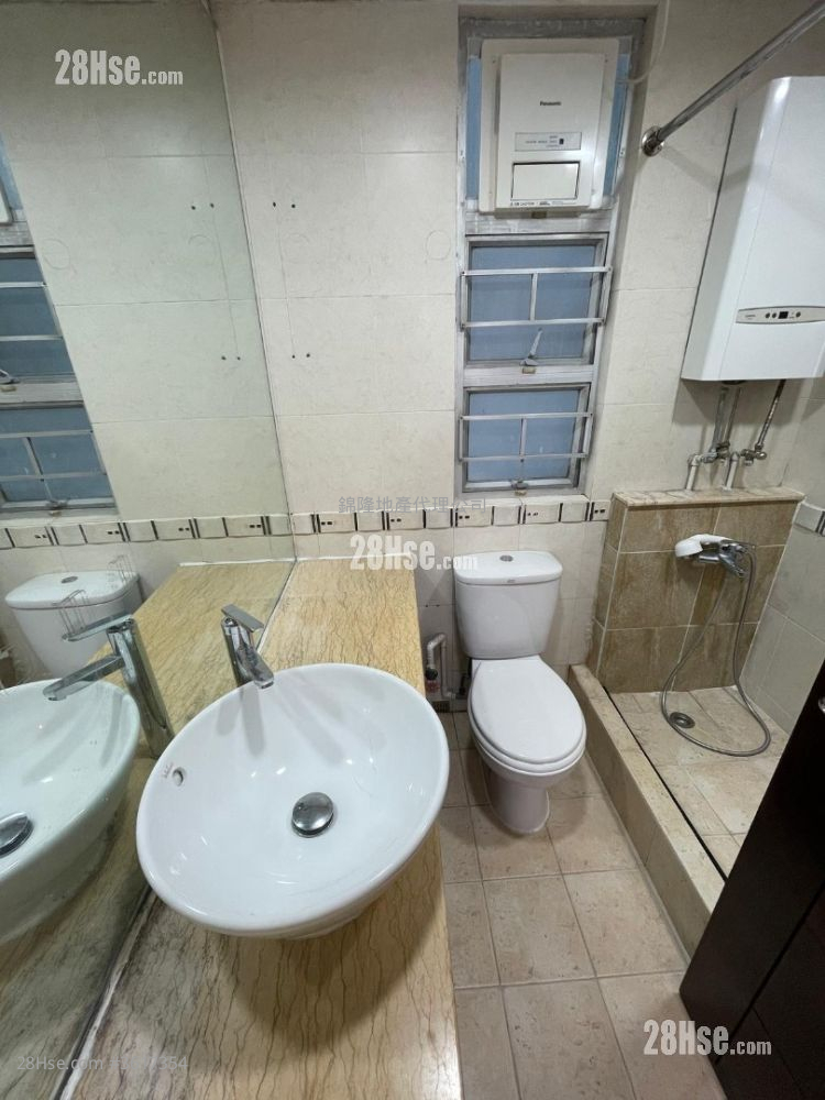 Hamden Court Sell 3 Bedrooms , 1 Bathroom 481 ft² Hamden Court Sell 3 Bedrooms , 1 Bathroom 481 ft²