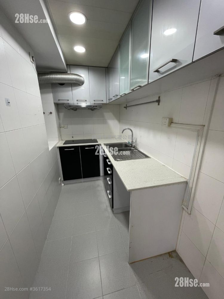 Hamden Court Sell 3 Bedrooms , 1 Bathroom 481 ft² Hamden Court Sell 3 Bedrooms , 1 Bathroom 481 ft²
