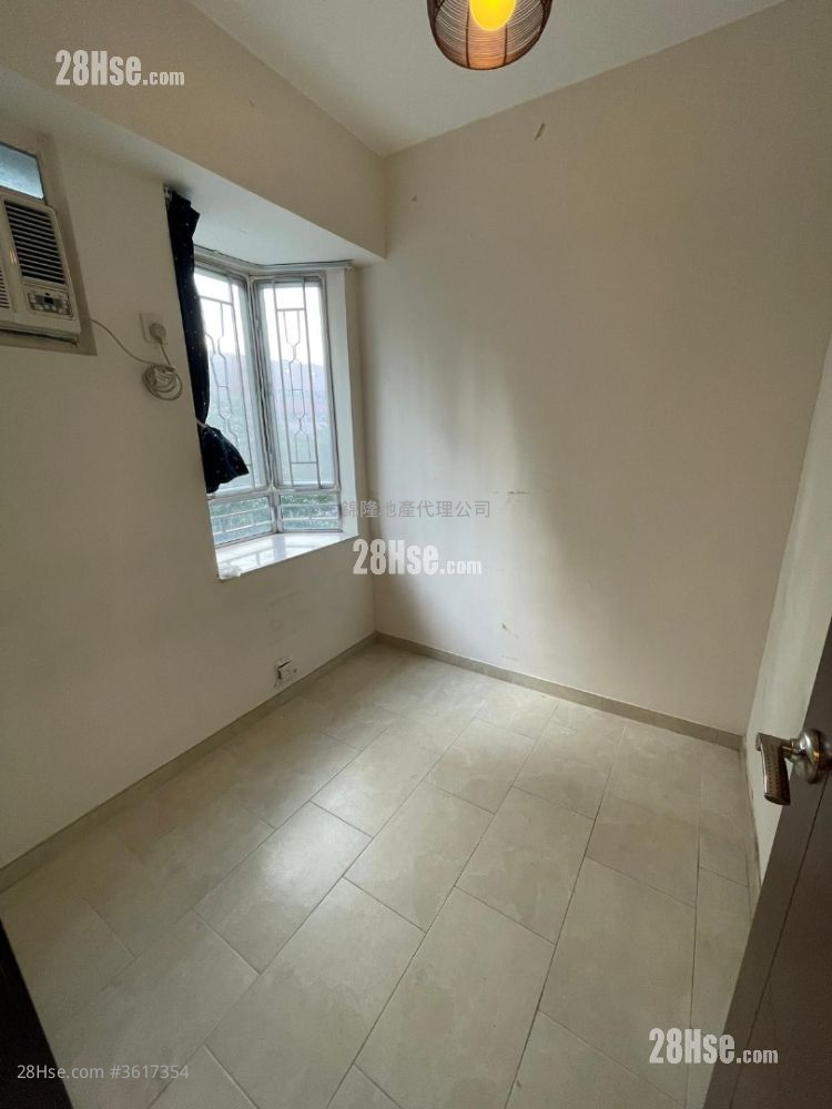 Hamden Court Sell 3 Bedrooms , 1 Bathroom 481 ft² Hamden Court Sell 3 Bedrooms , 1 Bathroom 481 ft²