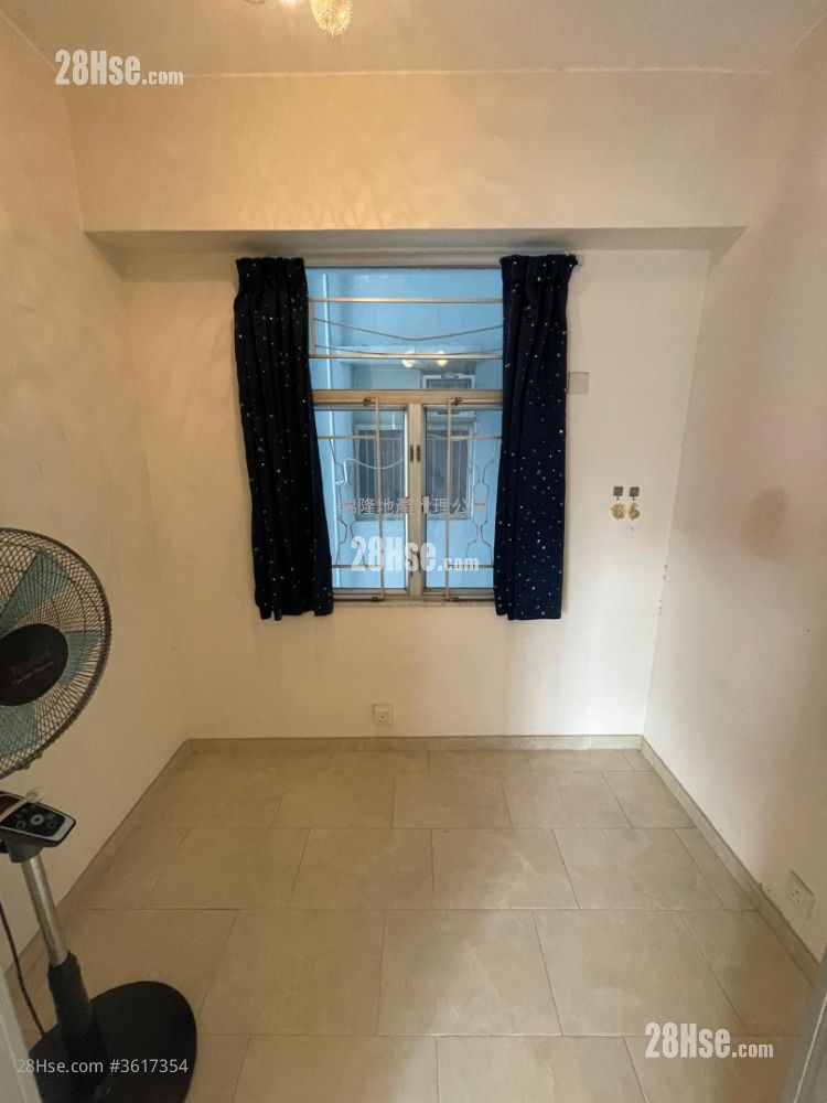 Hamden Court Sell 3 Bedrooms , 1 Bathroom 481 ft² Hamden Court Sell 3 Bedrooms , 1 Bathroom 481 ft²