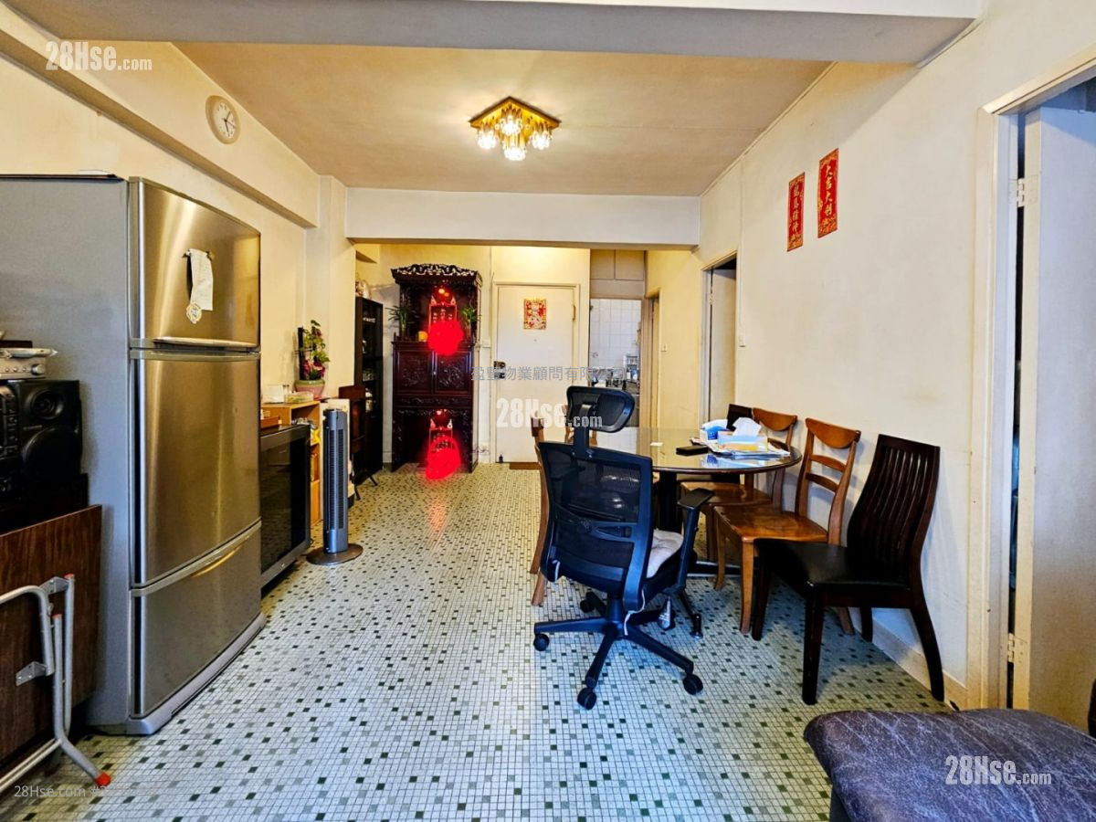 Kiu Hong Mansion Sell 2 Bedrooms , 1 Bathroom 516 ft²