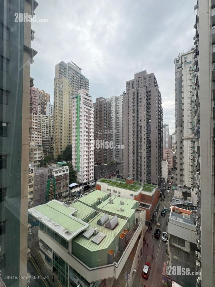 Charming Court Rental 2 Bedrooms , 1 Bathroom 287 ft²