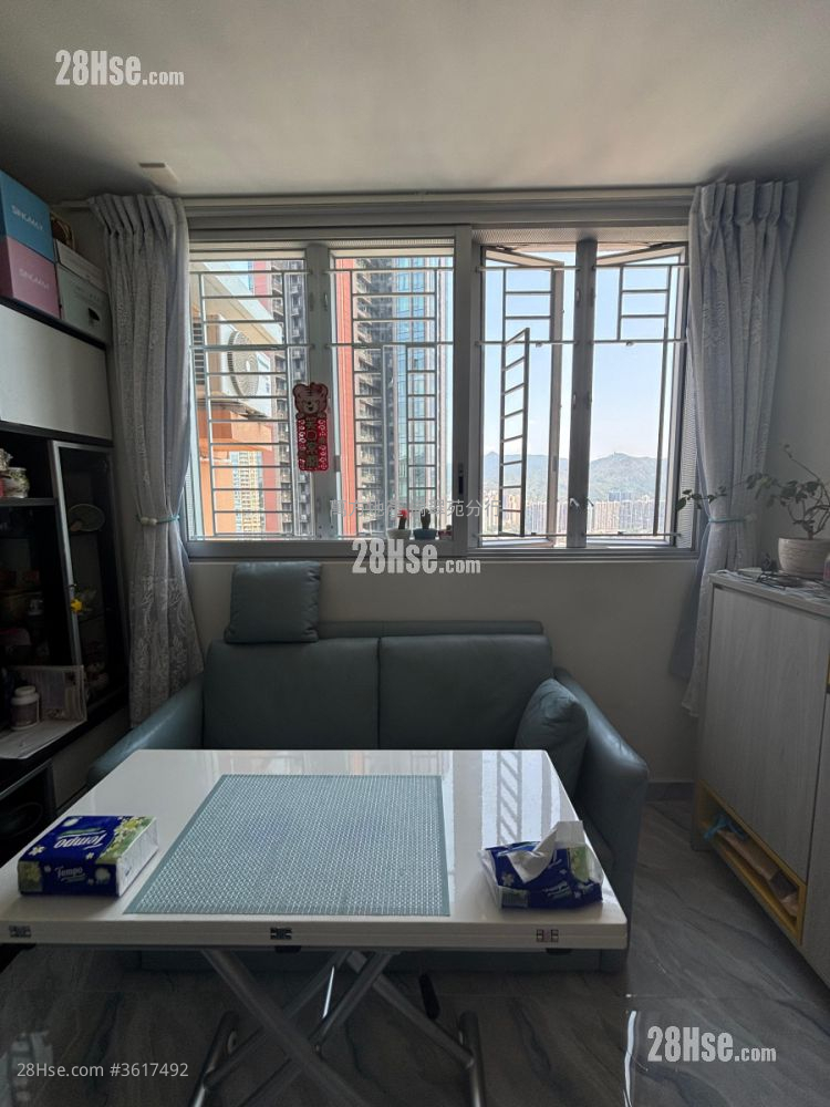 Yuk Wo Court Sell 2 Bedrooms , 1 Bathroom 355 ft² Yuk Wo Court Sell 2 Bedrooms , 1 Bathroom 355 ft²