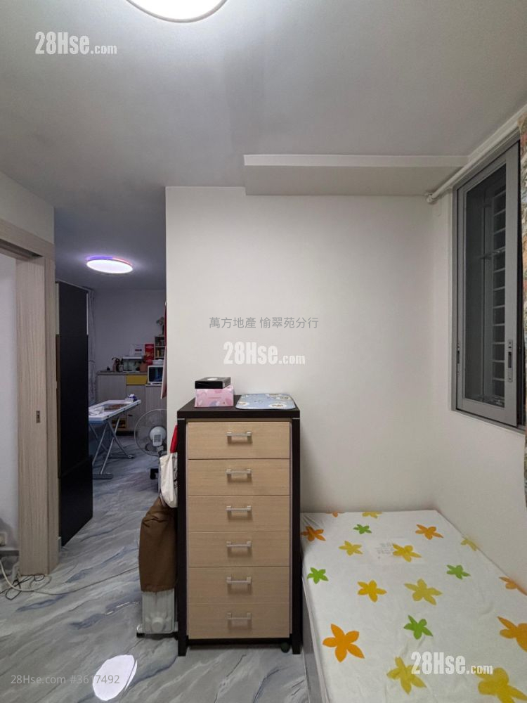 Yuk Wo Court Sell 2 Bedrooms , 1 Bathroom 355 ft² Yuk Wo Court Sell 2 Bedrooms , 1 Bathroom 355 ft²