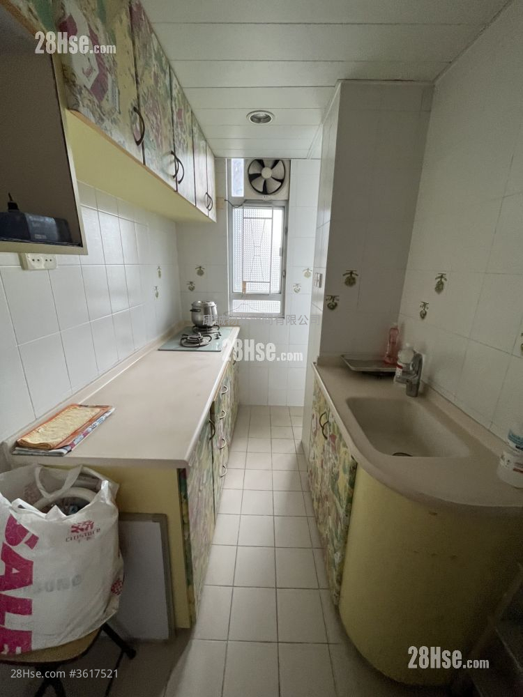 Kai Tin Tower Sell 3 Bedrooms , 1 Bathroom 526 ft² Kai Tin Tower Sell 3 Bedrooms , 1 Bathroom 526 ft²